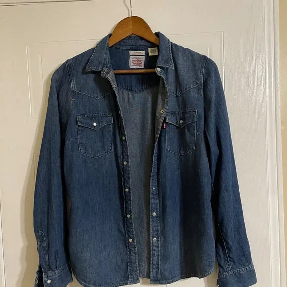 Levi's Denim Western Button Down Shirt - Picture 2 of 8